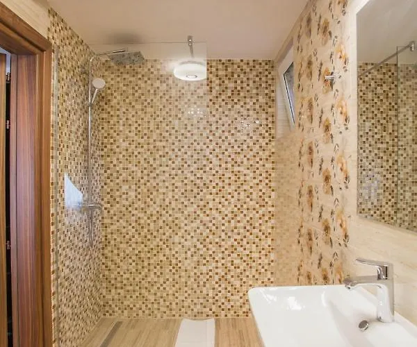 Guest house Boutique Arnica 4*