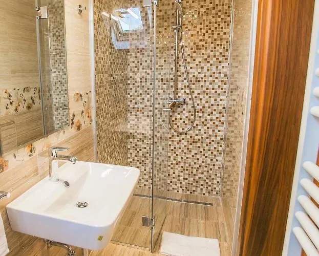 Boutique Arnica 4* Brasov